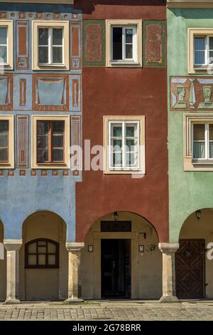 A view from Wozna street on the merchants houses that stand at the touristic center of Poznan, the main market square, Poland Stock Photo