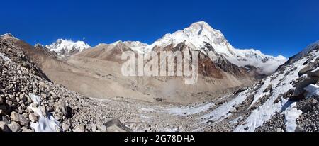 Mount Makalu, Everest and Lhotse, Nepal Himalayas mountains, Barun valley, panoramic view Stock Photo