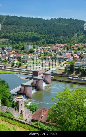 Germany, Hessen, Hirschhorn. Hirschhorn Neckar barrage from 1933 with double lock on the Neckar Valley Cycle Path, 3-Country Cycle Path and Hessian Long Distance Cycle Path in the Bergstrasse-Odenwald Geo-Nature Park. Stock Photo