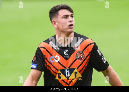 Castleford, England - 11 July 2021 - Callum Jordan of Castleford Tigers during the Rugby League Betfred Super League Castleford Tigers vs Salford Red Devils at The Mend-A-Hose Stadium, Castleford, UK  Dean Williams/Alamy Live Stock Photo