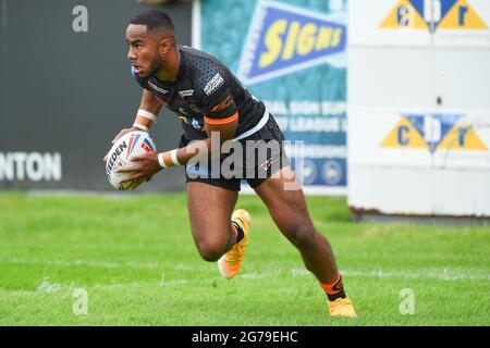 Castleford, England - 11 July 2021 - Jason Qareqare in action during the Rugby League Betfred Super League Castleford Tigers vs Salford Red Devils at The Mend-A-Hose Stadium, Castleford, UK  Dean Williams/Alamy Live Stock Photo