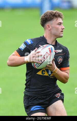 Castleford, England - 11 July 2021 - Adam Rusling of Castleford Tigers during the Rugby League Betfred Super League Castleford Tigers vs Salford Red Devils at The Mend-A-Hose Stadium, Castleford, UK  Dean Williams/Alamy Live Stock Photo