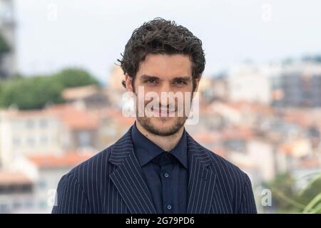 Cannes, Frankreich. 12th July, 2021. Director Louis Garrel poses at the photocall of 'La Croisade' during the 74th annual Cannes Film Festival in Cannes, France, on 12 July 2021. Credit: dpa/Alamy Live News Stock Photo