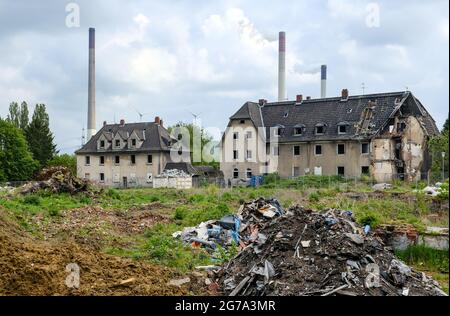Gladbeck, North Rhine-Westphalia, Germany - Demolition houses in the former colliery settlement Schlaegel und Eisen in Gladbeck Zweckel, in the direct vicinity of the former coal mine Zweckel, a new city quarter with residential buildings is being built. Stock Photo