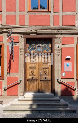 Germany, Saxony-Anhalt, Tangermünde, old wooden door in the historic old town of the Hanseatic city of Tangermünde. Stock Photo