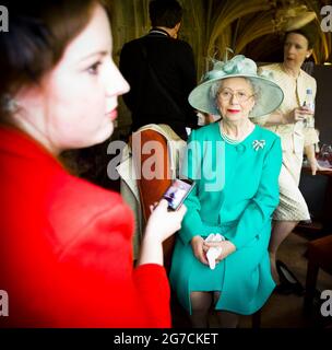 Actors and lookalikes take part in the filming of a spoof royal wedding viral film for the telecommunications company Everything Everywhere in Clerkenwell, London, UK Stock Photo