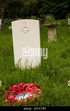UK, England, Buckinghamshire, Hambleden Valley, Turville, St Mary the Virgin, churchyard, War Grave of 19 year old RAF pilot Sergeant R H Hazell Stock Photo