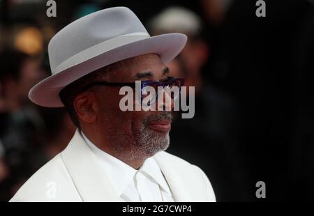 Cannes. 12th July, 2021. Jury President and director Spike Lee arrives for the screening of 'The French Dispatch' at the 74th Cannes Film Festival, in Cannes, southern France, July 12, 2021. 'The French Dispatch' will compete for the Palme d'Or during the 74th Cannes International Film Festival. Credit: Xinhua/Alamy Live News Stock Photo