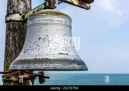 1929 Bell at the end of Southend on Sea pier cast by Mears and Stainbank Stock Photo