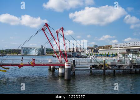 Die Klappbrücke über die Hörn am Bahnhof im geschlossenen Zustand am frühen Morgen Stock Photo