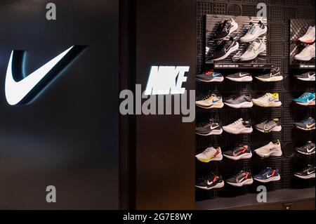 is there a nike store in the mall of america