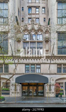 1 West 67th Street, Hotel des Artistes, anchors a whole