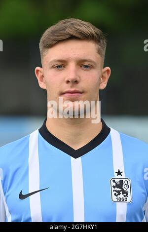 Deutschland. 14th July, 2021. Tom KRETZSCHMAR (goalwart TSV Munich 1860), 3rd division, portrait date 2021/2022 Credit: dpa/Alamy Live News Photo -