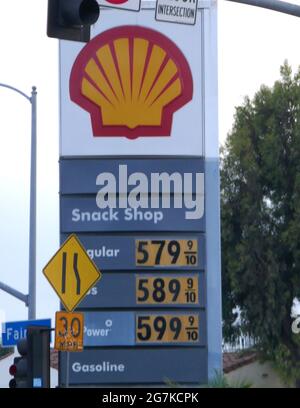 Los Angeles, California, USA 12th July 2021 A general view of atmosphere of Gas Prices Sign at Shell on July 12, 2021 in Los Angeles, California, USA. Photo by Barry King/Alamy Stock Photo Stock Photo