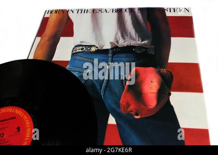 performer Fortryd Bule Born in the usa springsteen cover hi-res stock photography and images -  Alamy