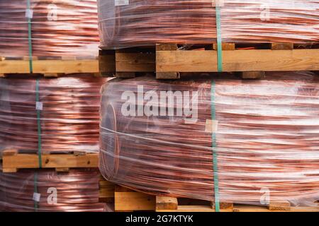 Spool of Copper Wire Stock Photo - Alamy