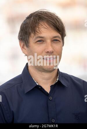 Cannes, France. 15th July 2021. Sean Baker poses at the photoall of 'Red Rocket' during the 74th annual Cannes Film Festival at Palais des Festivals in Cannes, France, on 15 July 2021. Credit: dpa picture alliance/Alamy Live News Stock Photo