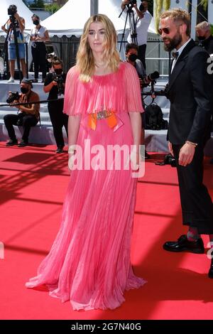 Palais des festivals, Cannes, France. 15th July, 2021. Honor Swinton Byrne attends the 'MEMORIA' Red Carpet. Picture by Credit: Julie Edwards/Alamy Live News Stock Photo