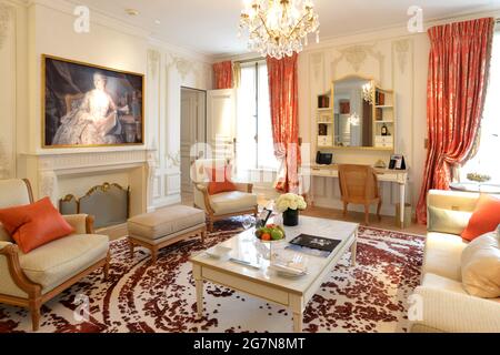 FRANCE. PARIS 75001. THE HOTEL LE MEURICE (5*). THE SUITE POMPADOUR IS ONE OF THE 160 ROOMS AND SUITES OF THE PALACE. Stock Photo