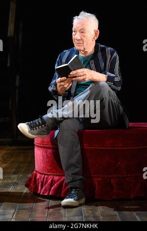 Windsor, UK. 15 July 2021. Sir Ian McKellen performing in Hamlet, at the Theatre Royal in Windsor. The play opens on Monday 21 June and will run until 4 September. Picture date: Thursday July 15, 2021. Photo credit should read: Matt Crossick/Empics/Alamy Live News Stock Photo