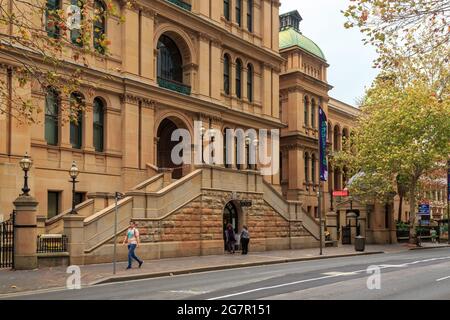 Sydney, Australia. The historic Sydney Hospital building on Macquarie Street, completed in 1894 Stock Photo