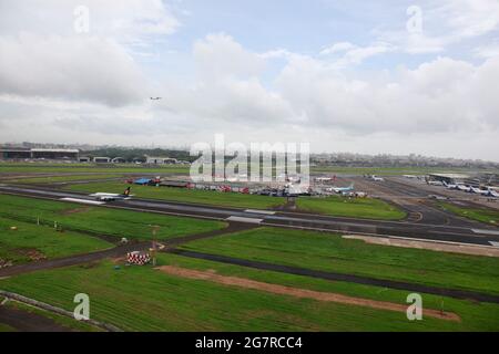 Jet Airways aeroplane takeoff, Mumbai Airport, Sahar International Airport, Chhatrapati Shivaji International Airport, CSIA, Bombay, Mumbai, Maharashtra, India, Asia Stock Photo