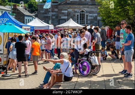 Bantry, West Cork, Ireland. 16th July, 2021. The sun shone on Bantry in West Cork today with temperatures hitting 25 degrees with even hotter weather predicted for the weekend. Credit: AG News/Alamy Live News Stock Photo