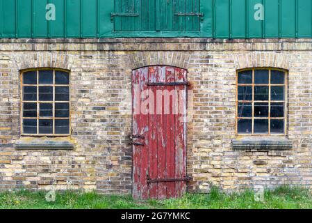 Fassade einer alten Scheune Stock Photo