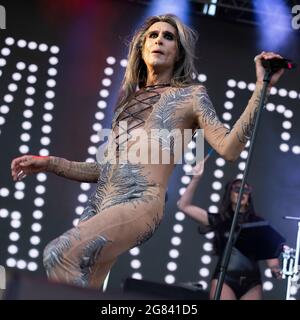 Madrid, Spain. 16th July, 2021. Singer Mario Vaquerizo performs prior to the Nancys Rubias concert at the Noches del Botanico festival in Madrid. (Photo by Atilano Garcia/SOPA Images/Sipa USA) Credit: Sipa USA/Alamy Live News Stock Photo