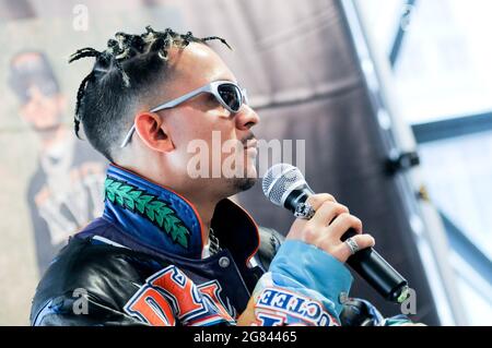 Residencia Descuido Extranjero Music artist Tainy (Marco Masís) attends a press conference to promote the  new album 'DYNASTY', held at the PUMA Store, in New York City.In honor of  their 16-year career span throughout the evolution and globalization of  Reggaeton, multi-award-winning ...