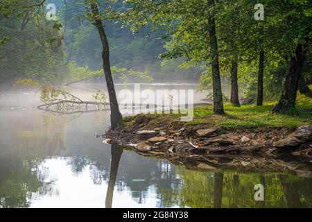 Nottely river blairsville ga hi-res stock photography and images