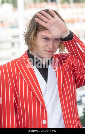 Cannes, France. 17th July, 2021. Caleb Landry Jones poses at the photocall of 'Nitram' during the 74th Annual Cannes Film Festival at Palais des Festivals in Cannes, France, on 17 July 2021. Credit: dpa picture alliance/Alamy Live News Stock Photo