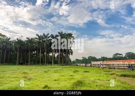 Dhaka, Bangladesh. 17th July, 2021. People came to visit the Sohrawardi Uddyan as they get to go outside after 14 days of complete shutdown. (Photo by Abul Hayat Rahadh/Pacific Press/Sipa USA) Credit: Sipa USA/Alamy Live News Stock Photo