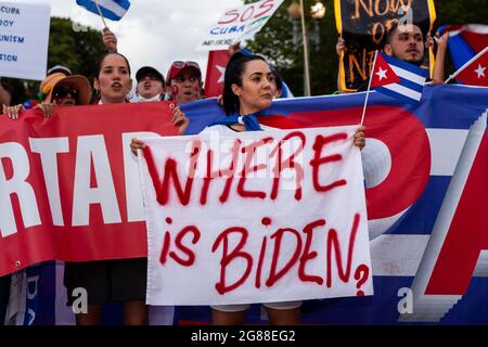 Washington, DC, USA, 17 July 2021.  Pictured: Thousands gather in front of the White House in solidarity with the Cuban people.  Protesters demanded US intervention to free Cuba.  Credit: Allison Bailey / Alamy Live News Stock Photo