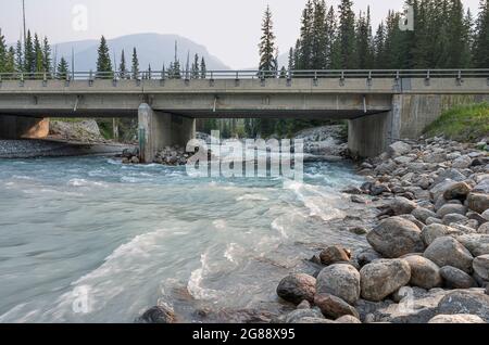 Forest fire smoke over the ridge at Vermilion Crossing in Kootenay National Park, British Columbia, Canada Stock Photo