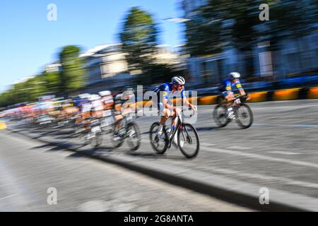 Paris, France. 18th July, 2021. Tim Declercq of Deceuninck - Quick-Step and the peleton during the Tour de France 2021, Cycling race stage 21, Chatou to Paris Champs-Elysees (108, 4 km) on July 18, 2021 in Paris, France. Credit: Victor Joly/Alamy Live News Stock Photo