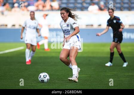 OL Reign forward Sofia Huerta (11) plays the ball during a NWSL match ...