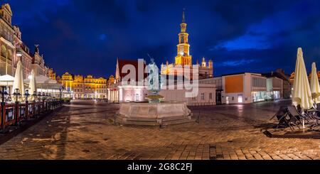Panorama of Poznan Town Hall on Old Market Square in Old Town at night, Poznan, Poland Stock Photo