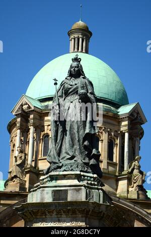 Hull City Hall and queen Victoria monument, king Edward street, Kingston upon Hull Stock Photo