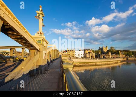 Rochester Bridge over the River Medway to the old town and Norman Castle, Rochester, Kent, England, United Kingdom, Europe Stock Photo