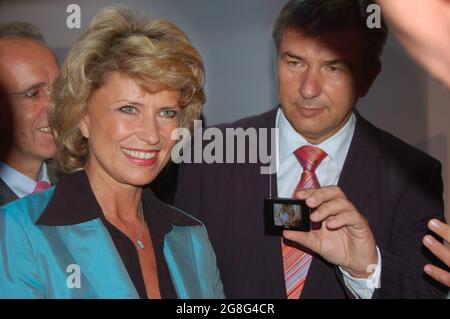 Funkausstellung IFA Berlin 2006, Messerundgang, Klaus Wowereit Stock Photo