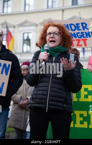 Munich, Germany. 18th Feb, 2020. Margarete Bause speaking. The Green Party of Bavaria held a protest in front of the Bavarian Ministry of Interior in Munich to protest for the receive of the refugees living in camps in the Greek island Lesbos, that live in terrible conditions, in Munich on 18. February 2020. (Photo by Alexander Pohl/Sipa USA) Credit: Sipa USA/Alamy Live News Stock Photo