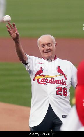 Zamboni' Reitz, defensive whiz at third base for Cardinals, dies at 69