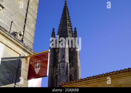 Saint-emilion , Aquitaine  France - 12 28 2020 : Saint-emilion maison du vin logo and text sign front of wine house and church in St emilion village u Stock Photo