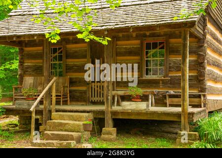 Restoring an 1830s Log Cabin
