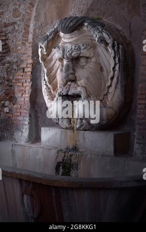 Rome, Italien. 21st July, 2021. Rome Colle Aventino, Fountain of the Mascherone of Santa Sabina The fountain of the Mascherone di Santa Sabina is located in Piazza Pietro d'Illiria, in the part of the Rione Ripa that rises on the Aventine hill.21, July 2021 Credit: dpa/Alamy Live News Stock Photo