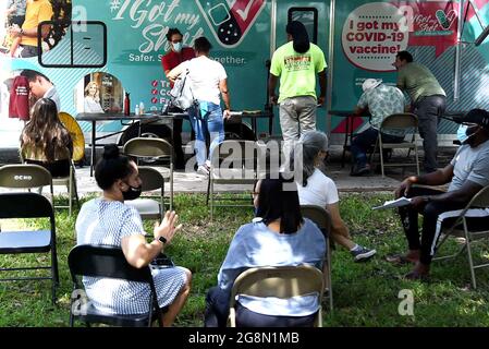 Orlando, United States. 21st July, 2021. People wait in the observation area at a mobile COVID-19 vaccination site.New COVID-19 cases in Florida have doubled in the past week, with most cases identified as the highly contagious delta variant which is surging across the country. Credit: SOPA Images Limited/Alamy Live News Stock Photo