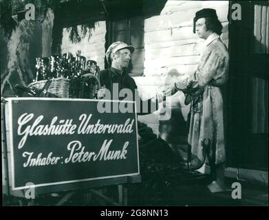 Die Abbildung zeigt eine Filmszene mit den Schauspielern Hans Nitschke und Thomas Ahrens zur TV-Serie 'Das kalte Herz'. Stock Photo