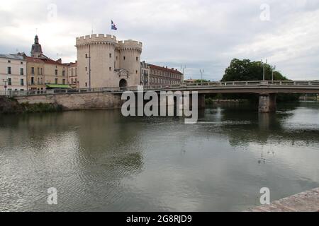 chaussée gate and bridge, river meuse in verdun in lorraine (france) Stock Photo