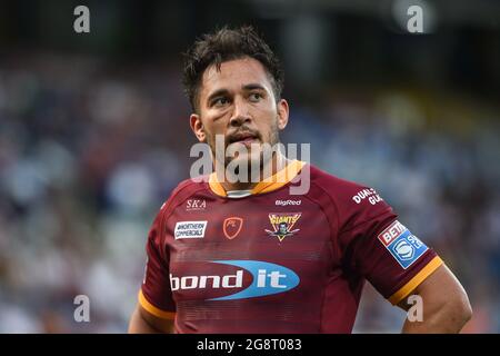 Huddersfield, UK. 22nd July, 2021. Nathaniel Peteru (34) of Huddersfield Giants during the Rugby League Betfred Super League Round 15 Huddersfield Giants vs Hull FC at John Smith's Stadium, Huddersfield, UK Credit: Dean Williams/Alamy Live News Stock Photo